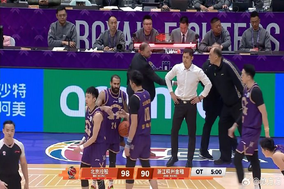 爆大冷！0-1！英超劲旅倒下，埃梅里不敢相信，塞塞尼翁立大功